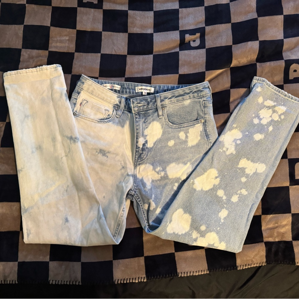 Vigoss Women's Bleached Light Wash High Rise Cropped Straight size 28 worn once
